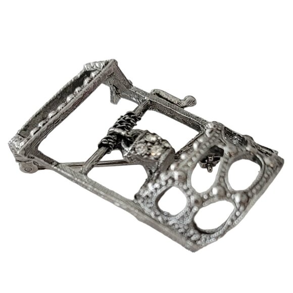 Silver Tone Clear Rhinestone Vintage Wishing Well Brooch Pin E645 - Picture 3 of 10